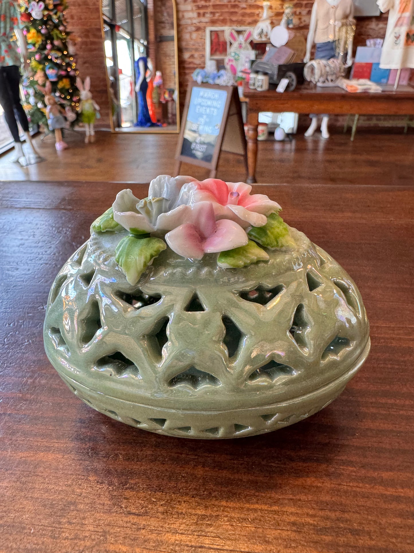 Floral Lace Egg Dish