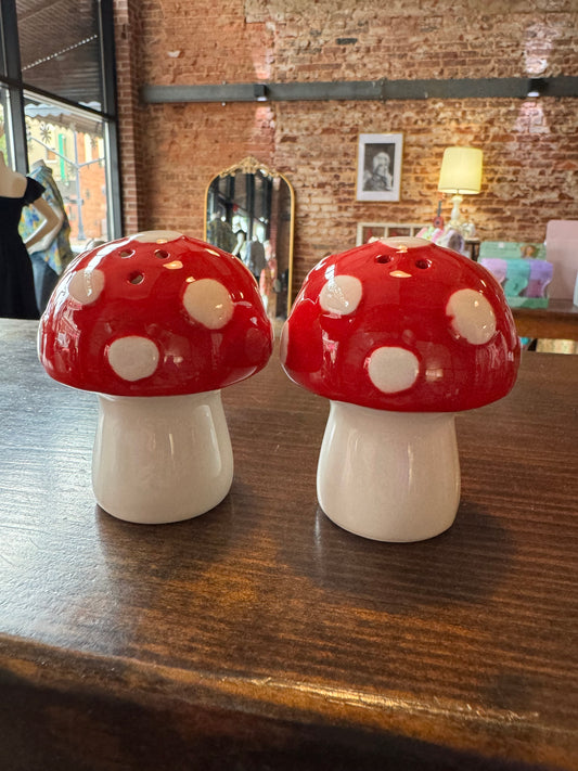 Red Mushroom S&P Shakers