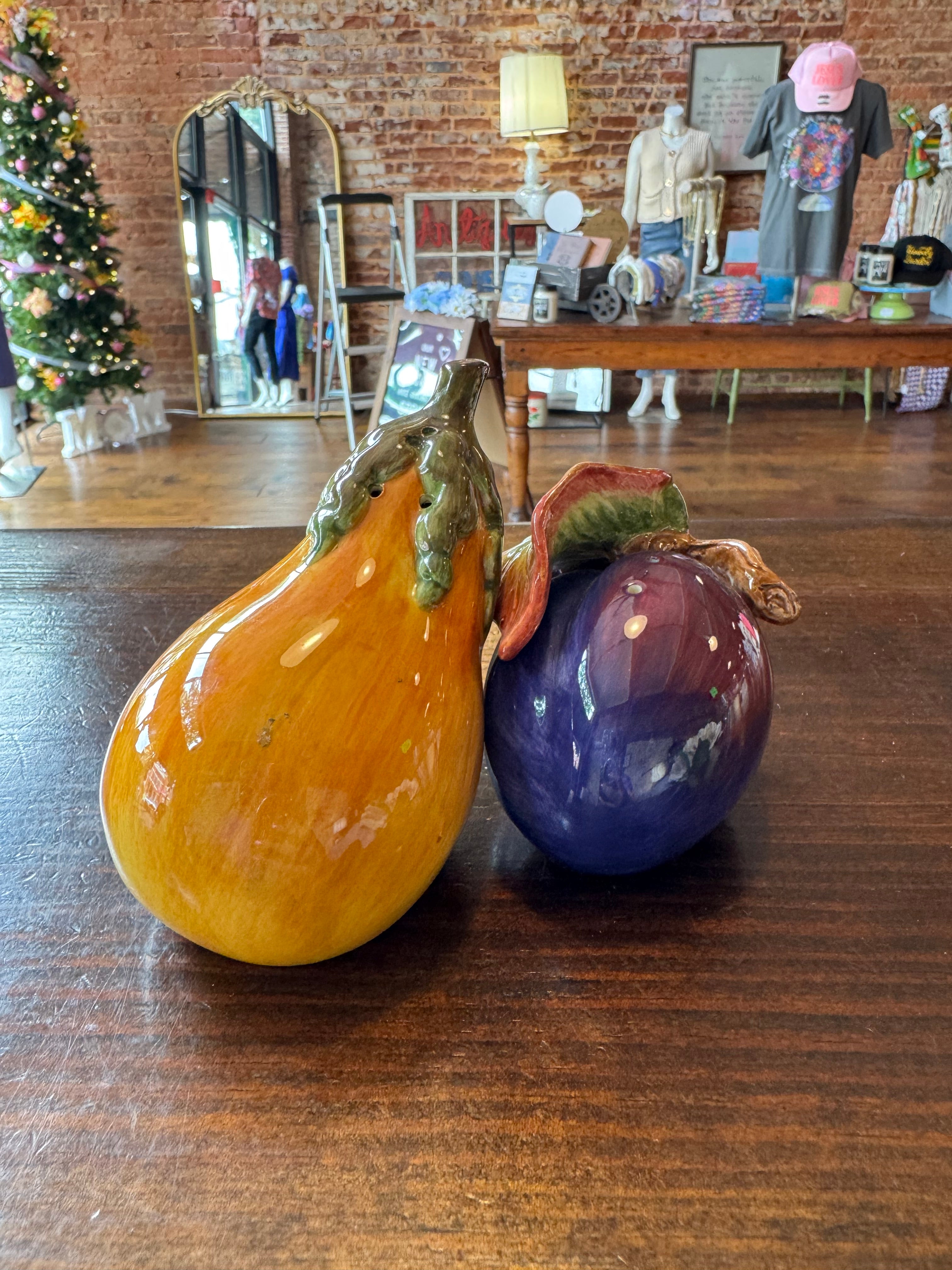 Squash & Plum S&P Shakers