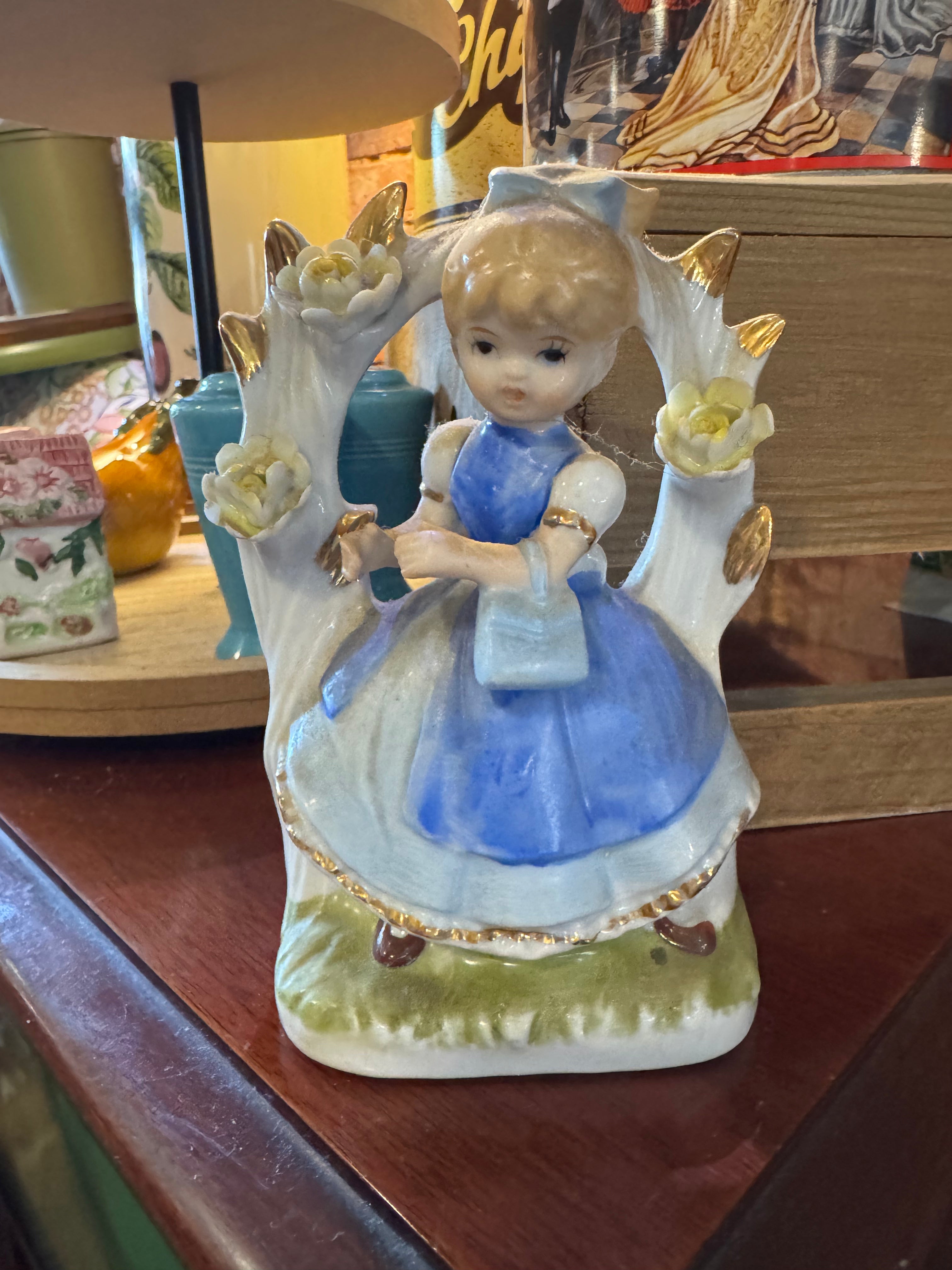 Arch Girl Ceramic