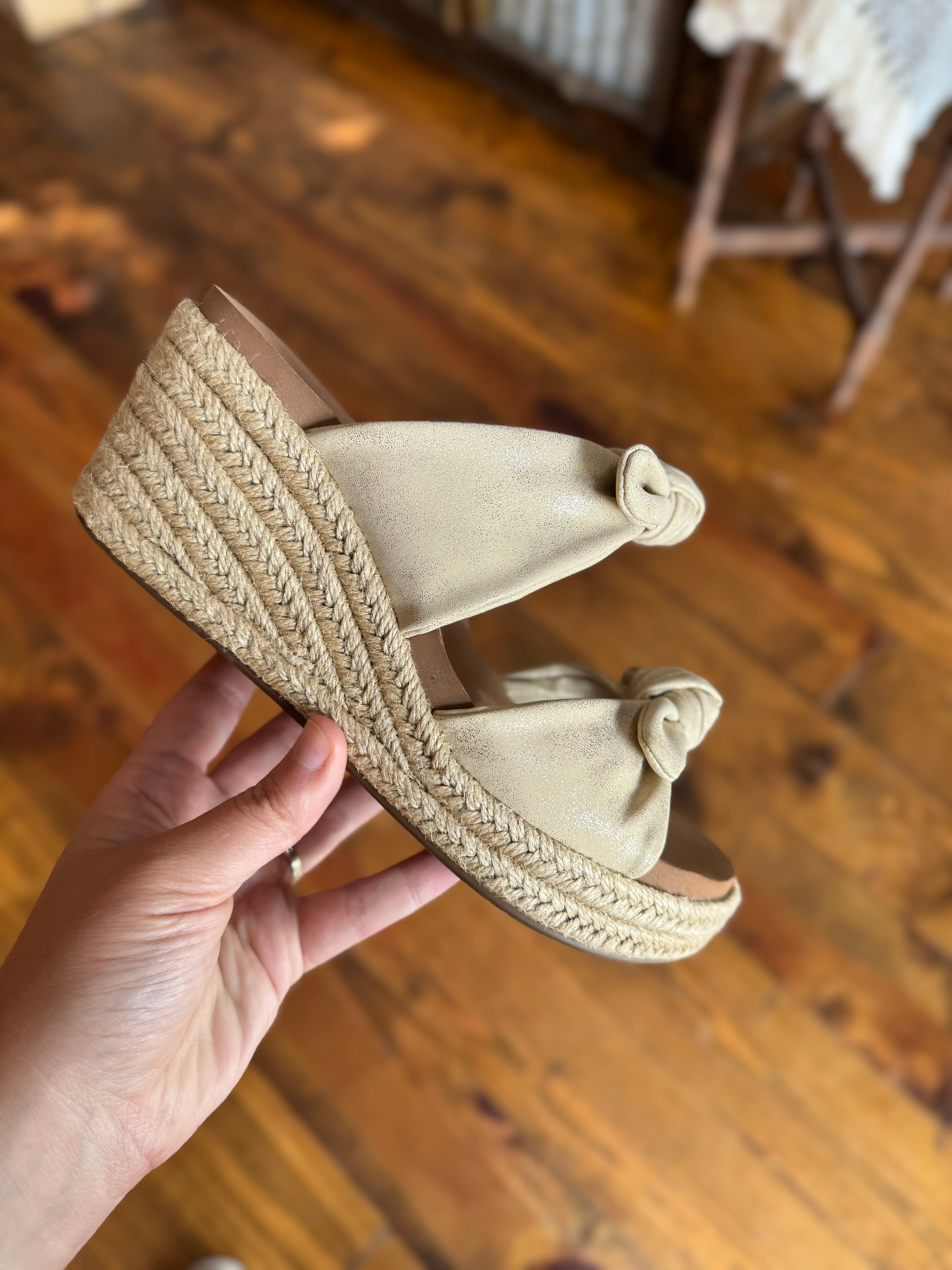 Corkys Tie the Knot Wedges - Gold Metallic