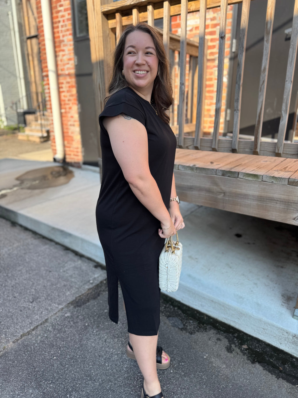 Simple T-Shirt Midi Dress - Black