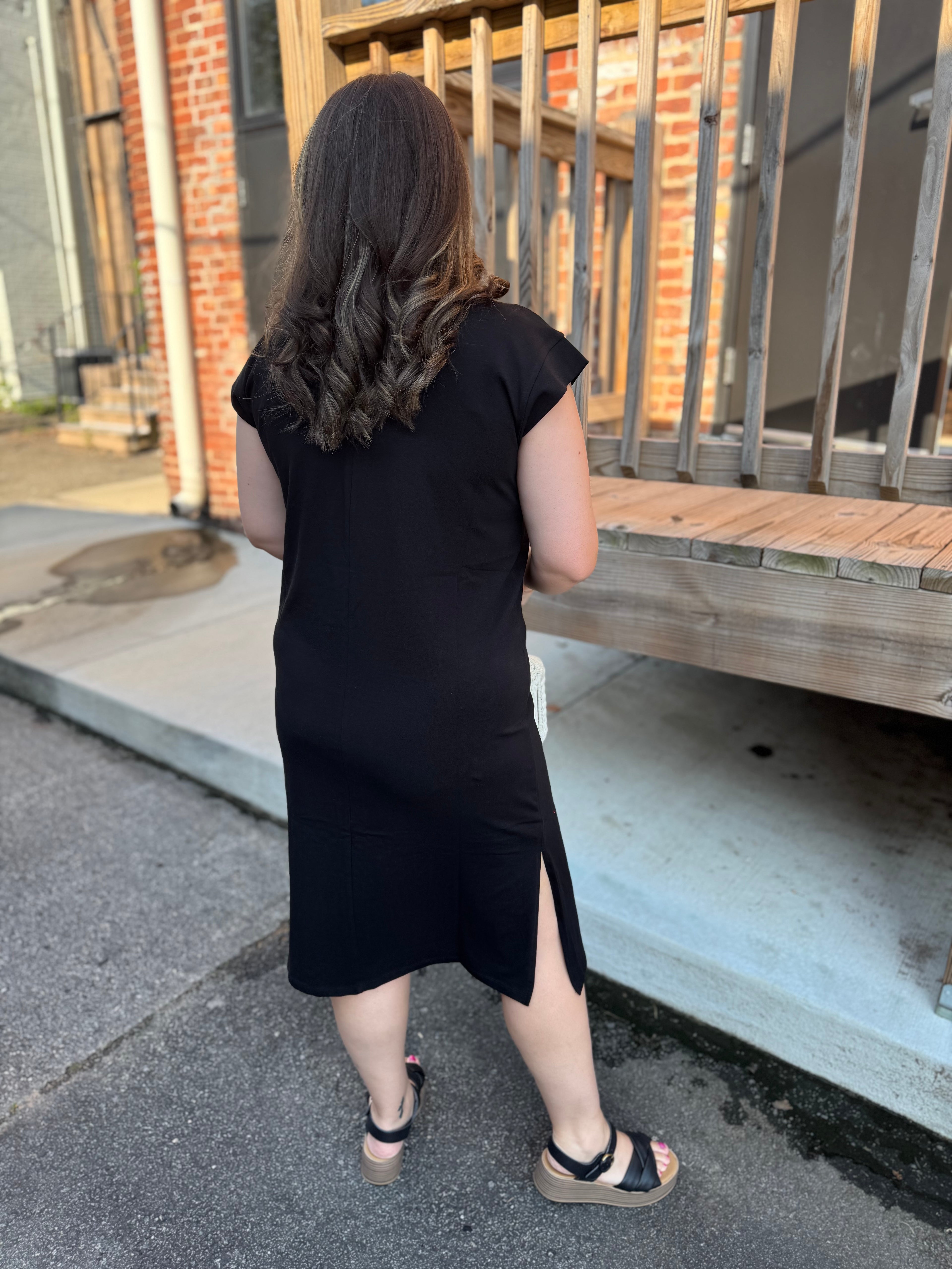 Simple T-Shirt Midi Dress - Black