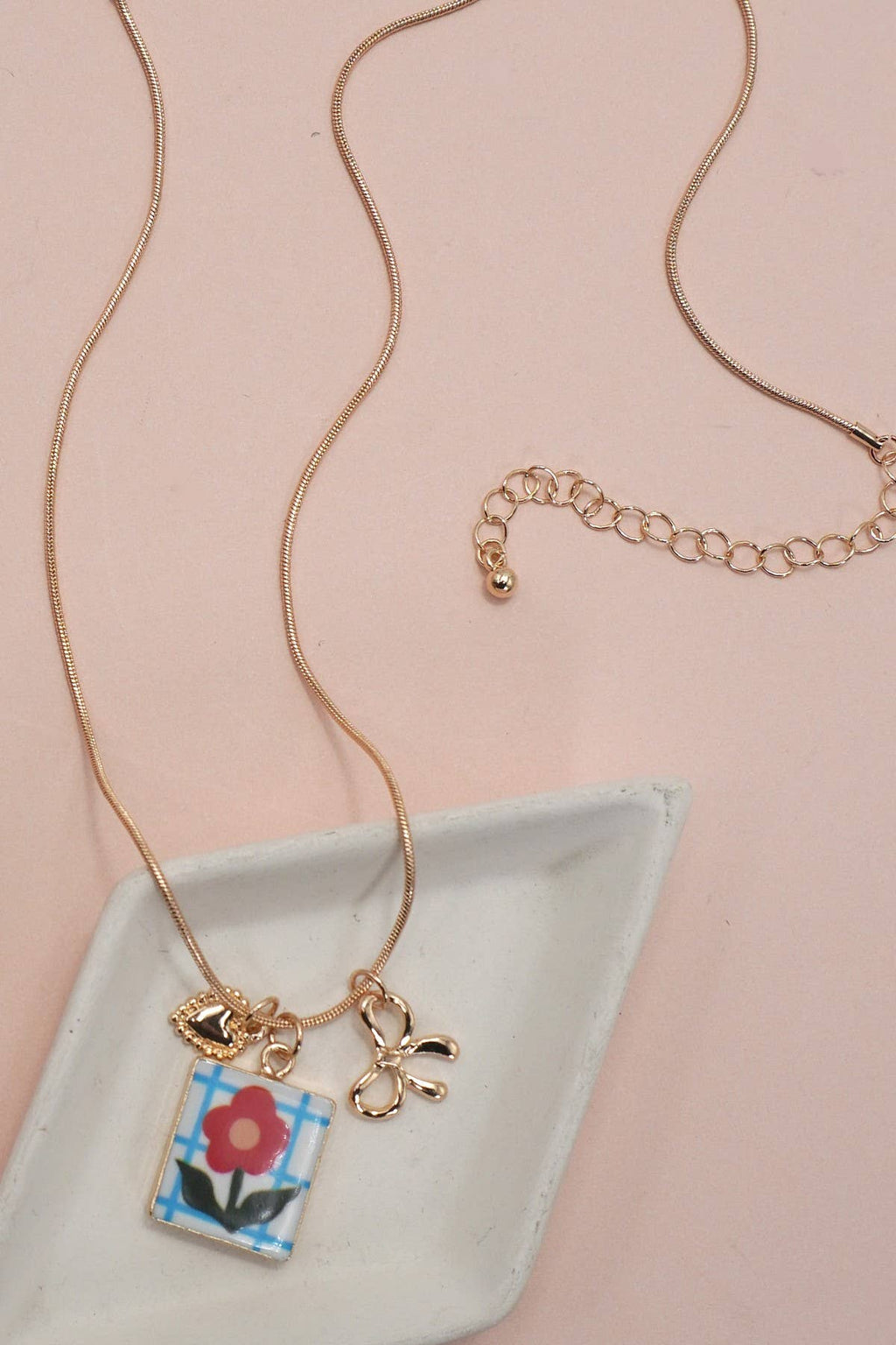 PORCELAIN CLUSTER CHARM BOW HEART NECKLACE