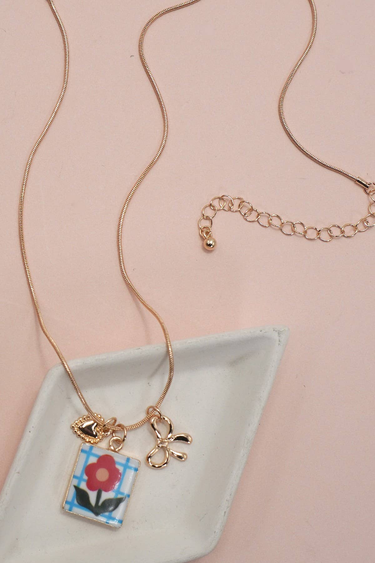 PORCELAIN CLUSTER CHARM BOW HEART NECKLACE