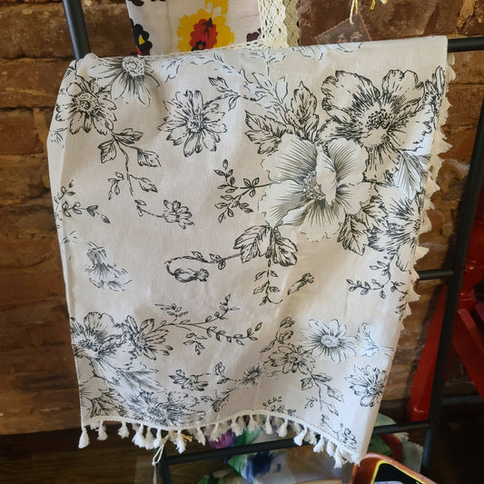 Cream Floral Tablecloth (39x54)